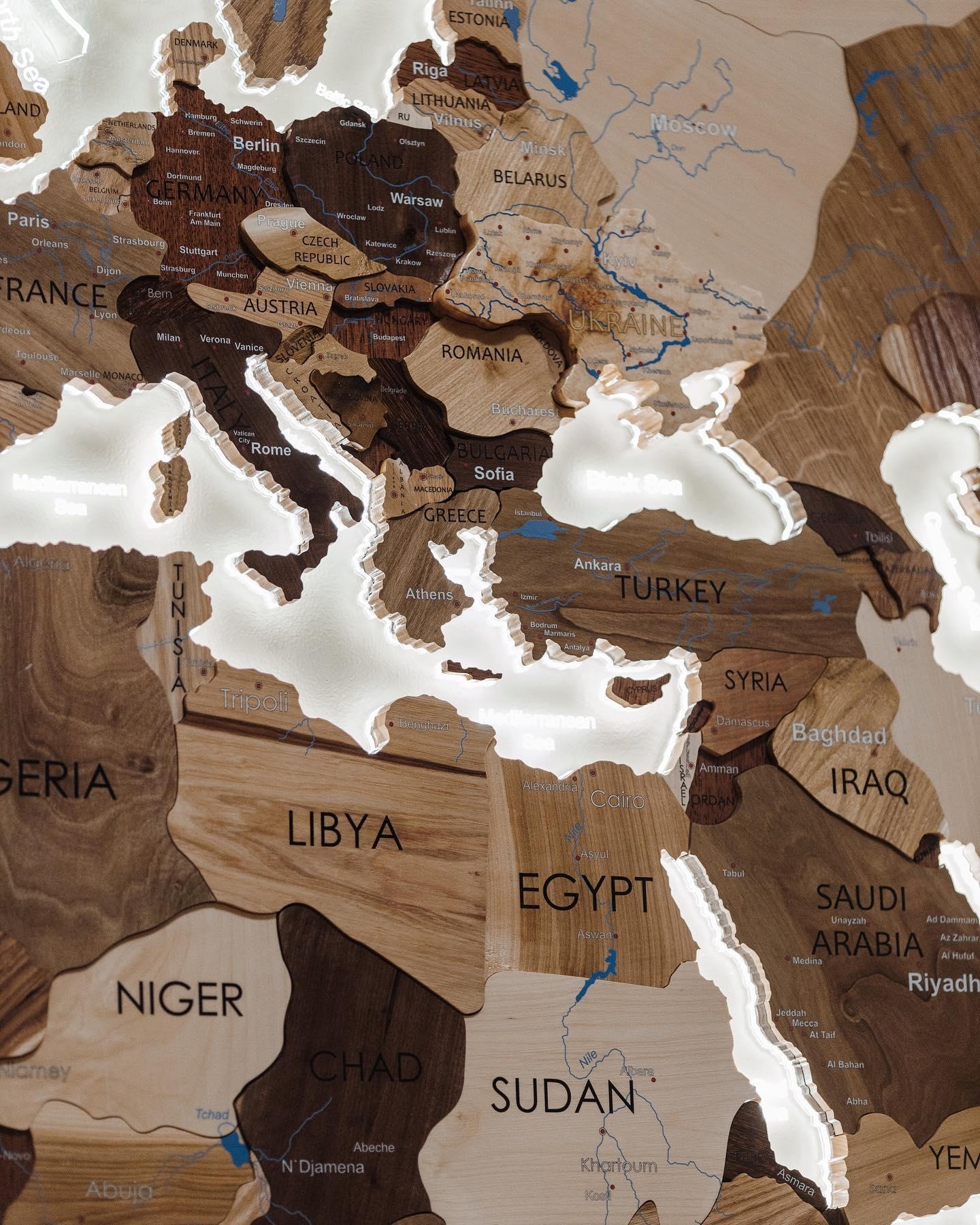 The largest wooden map of the world