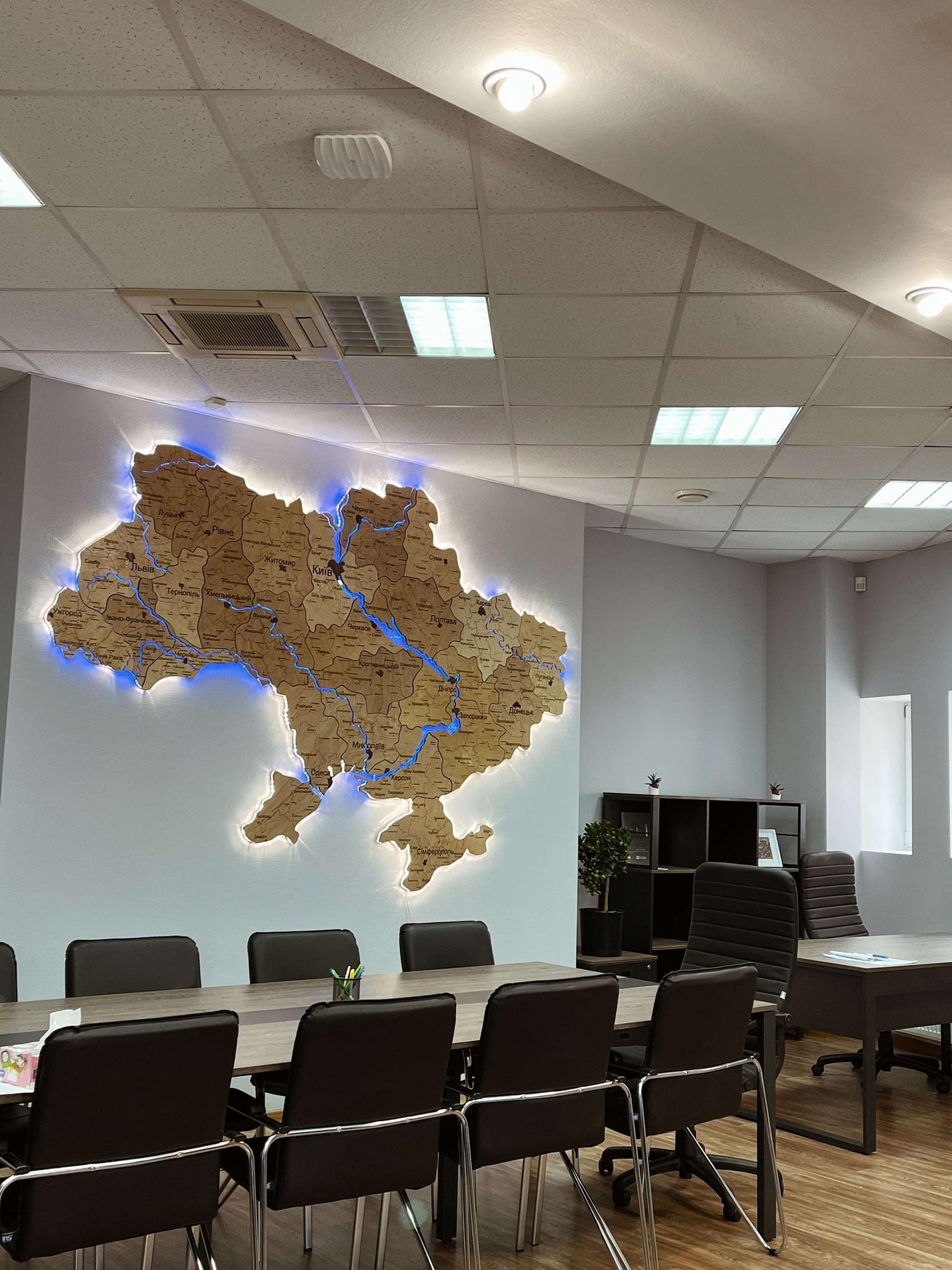 Wooden Map of Ukraine "XXL" 190 x 280 cm